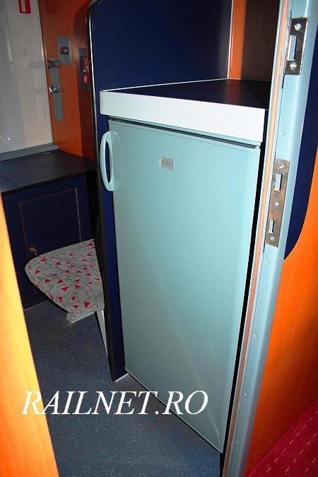 Frigider in cabina insotitorului.jpg (50.9 KiB) Vizualizat de 8290 ori Frigider in cabina insotitorului.jpg