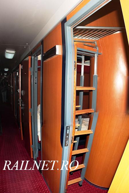 In dreapta intrarea intr-o cabina de clasa 1a.jpg (55.49 KiB) Vizualizat de 8289 ori In dreapta intrarea intr-o cabina de clasa 1a.jpg