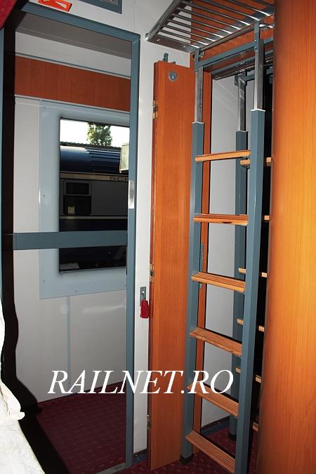 Scara ce acopera peretele pliant trecere in cealalta cabina de c.l1 ce poate deveni cl. 2a.jpg (56.37 KiB) Vizualizat de 8289 ori Scara ce acopera peretele pliant trecere in cealalta cabina de c.l1 ce poate deveni cl. 2a.jpg