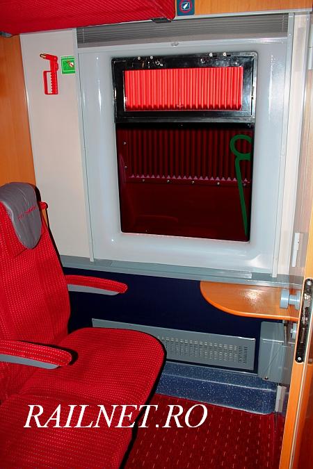 Fereastra cu geam rabatabil in cabina de cl. 1.jpg (63.45 KiB) Vizualizat de 8289 ori Fereastra cu geam rabatabil in cabina de cl. 1.jpg