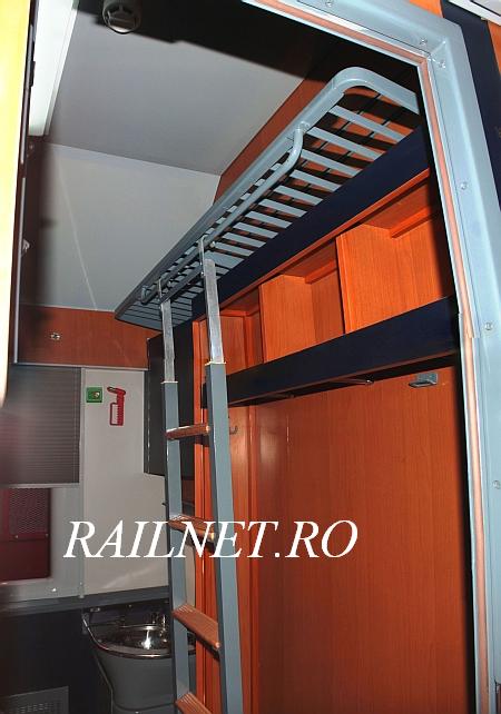 Deasupra aceluiasi perete se observa tavanul cabinei.jpg (46.52 KiB) Vizualizat de 8289 ori Deasupra aceluiasi perete se observa tavanul cabinei.jpg