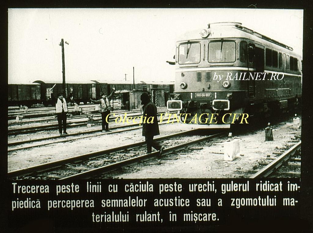 15. Crossing the tracks with the cap over your ears or wearing a high collar, obstructs the perception of the acoustic signals or the rolling stock's moving noise .jpg (137.18 KiB) Vizualizat de 55409 ori 15. Crossing the tracks with the cap over your ears or wearing a high collar, obstructs the perception of the acoustic signals or the rolling stock's moving noise .jpg